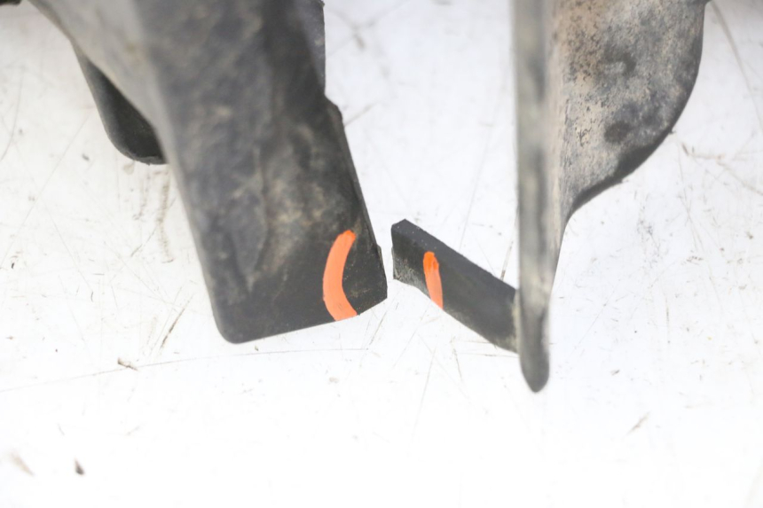 photo de CARENA PEDANA DESTRA YAMAHA YFM BRUIN 350 (2003 - 2009) - Dettagli dei punti di fissaggio