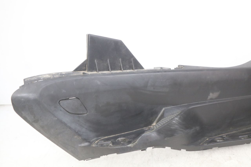 photo de MARCHE PIED DESTRO YAMAHA YP MAJESTY 400 (2004 - 2008) - Zoom sui componenti