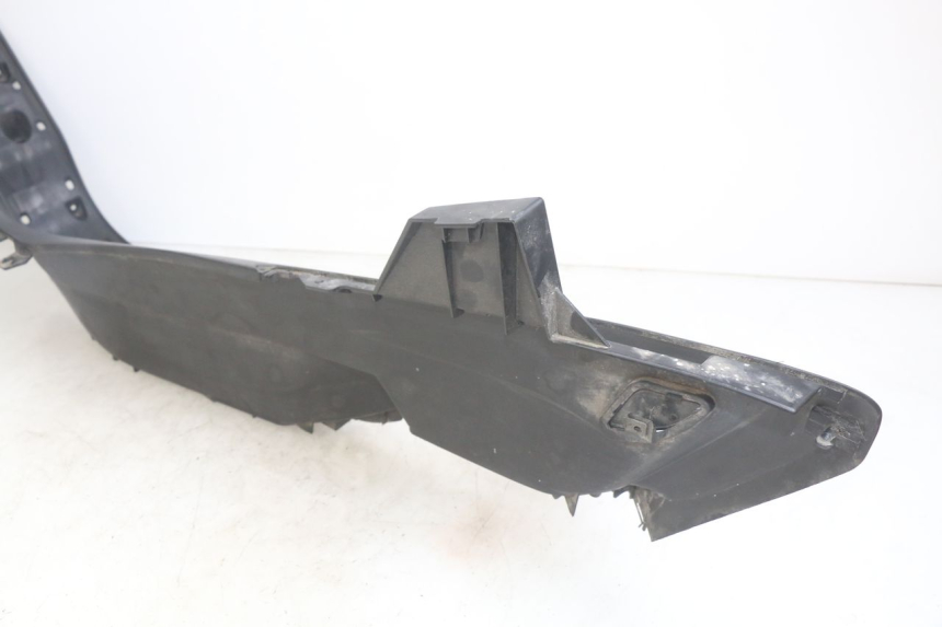 photo de MARCHE PIED DESTRO YAMAHA YP MAJESTY 400 (2004 - 2008) - Dettagli dei punti di fissaggio