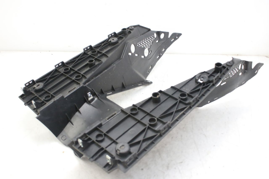 photo de MARCHE PIED WAYSCRAL E-SPEED 1 (2022 - 2024) - Stato della superficie e materiale