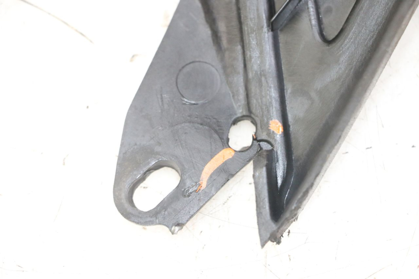 photo de PEDANA PEUGEOT ELYSEO 125 (1999 - 2004) - Primo piano tecnico