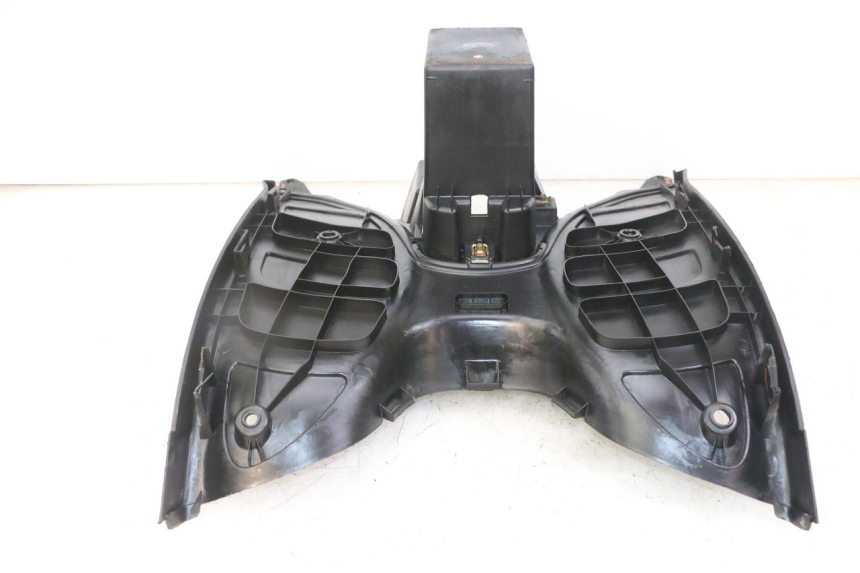 photo de PEDANA PEUGEOT ELYSEO 125 (1999 - 2004) - Stato della superficie e materiale