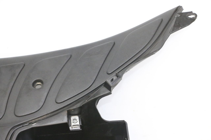 photo de CARENA PEDANA PEUGEOT ELYSTAR 125 (2002 - 2007) - Primo piano ad alta risoluzione