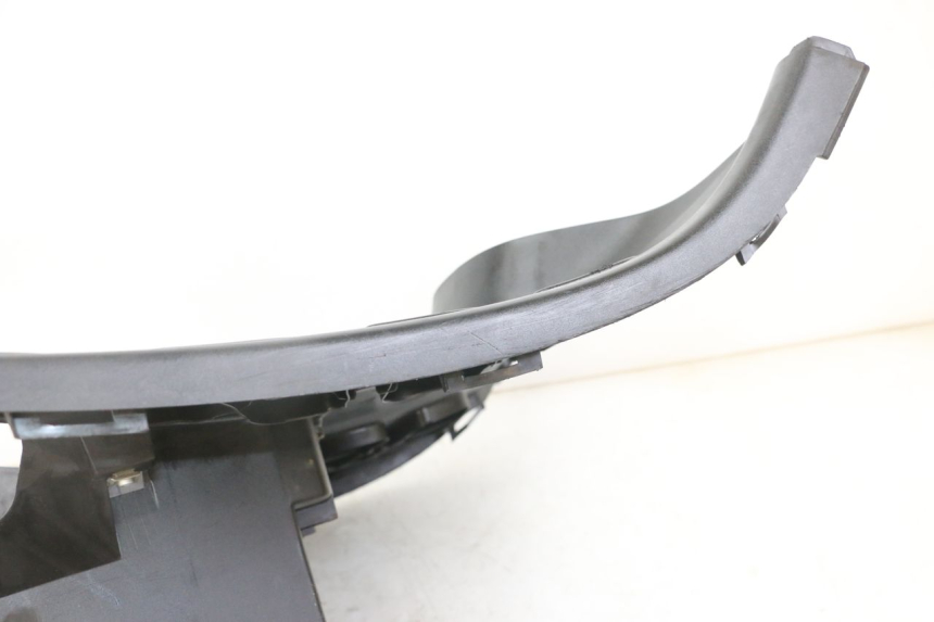 photo de CARENA PEDANA PEUGEOT ELYSTAR 125 (2002 - 2007) - Zoom sullo stato d'uso