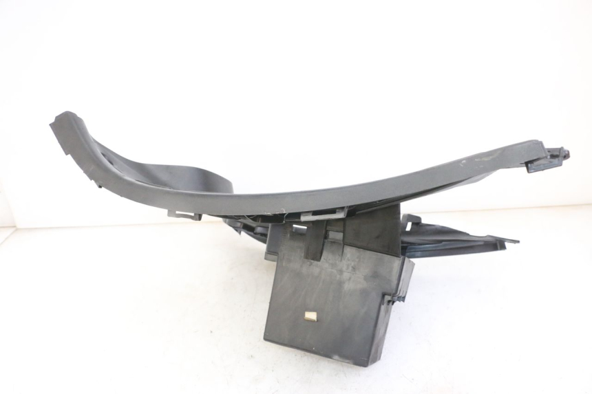 photo de CARENA PEDANA PEUGEOT ELYSTAR 125 (2002 - 2007) - Primo piano tecnico