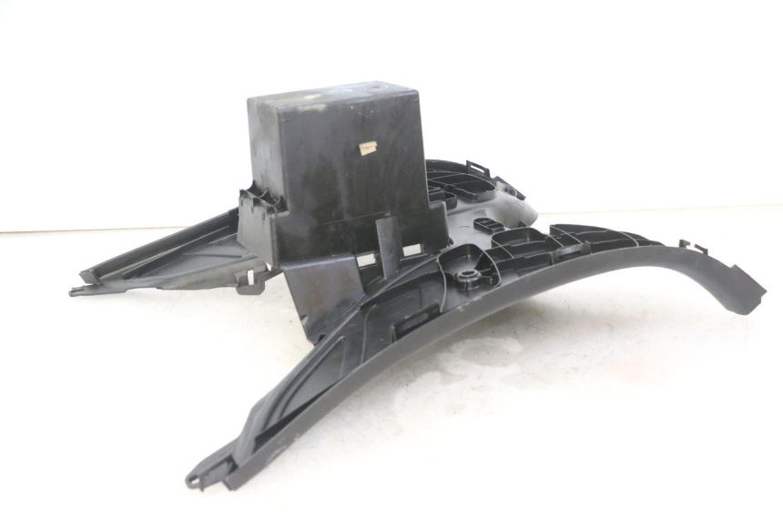 photo de CARENA PEDANA PEUGEOT ELYSTAR 125 (2002 - 2007) - Marcature e riferimenti originali