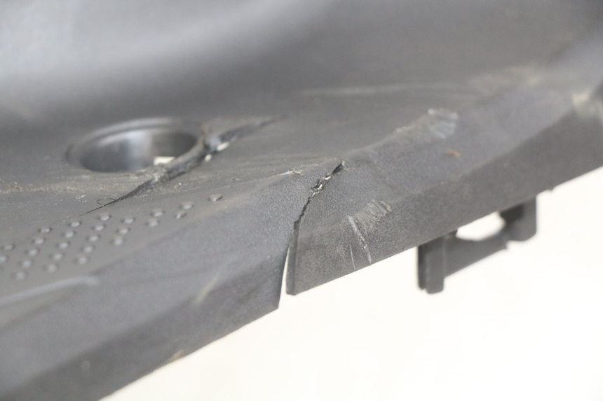 photo de PEDANA SYM FIDDLE 3 III 125 (2014 - 2020) - Stato della superficie e materiale