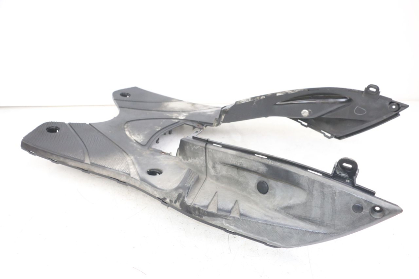 photo de PEDANA MBK FLAME X 125 (2004 - 2007) - Stato della superficie e materiale