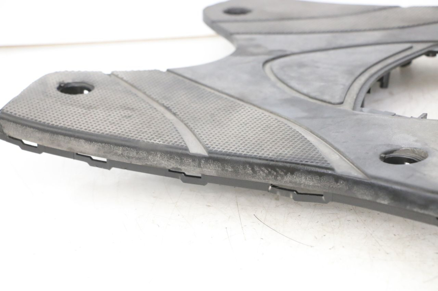 photo de CARENA PEDANA MBK FLAME X 125 (2007 - 2016) - Caratteristiche distintive