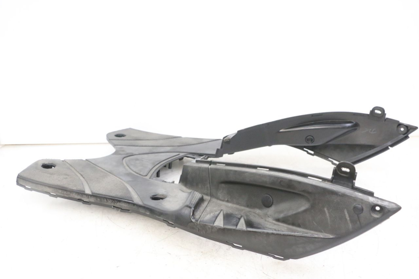 photo de CARENA PEDANA MBK FLAME X 125 (2007 - 2016) - Primo piano ad alta risoluzione