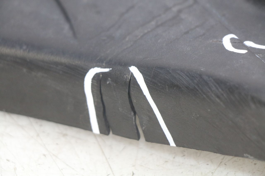 photo de PEDANE PIAGGIO FLY 2T 50 (2004 - 2017) - Stato della superficie e materiale