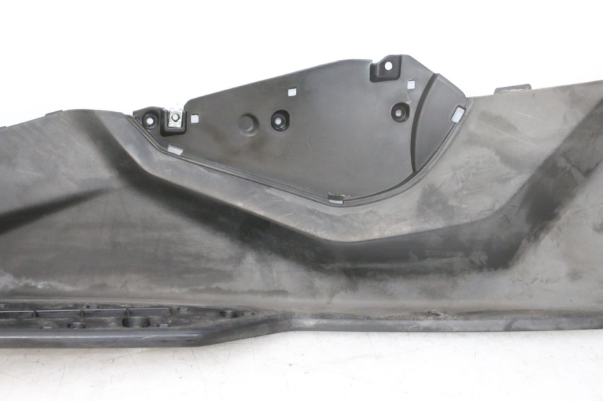 photo de CARENA PEDANA SINISTRA QUADRO 4 4D 350 (2015 - 2018) - Marcature e riferimenti originali