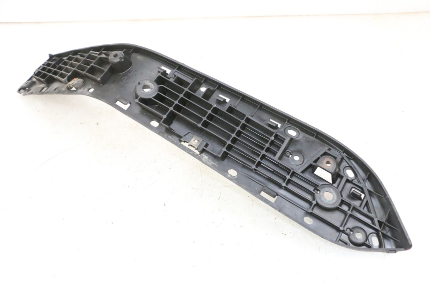 photo de PEDANA SINISTRA SUZUKI BURGMAN 650 (2013 - 2020) - Dettaglio del componente