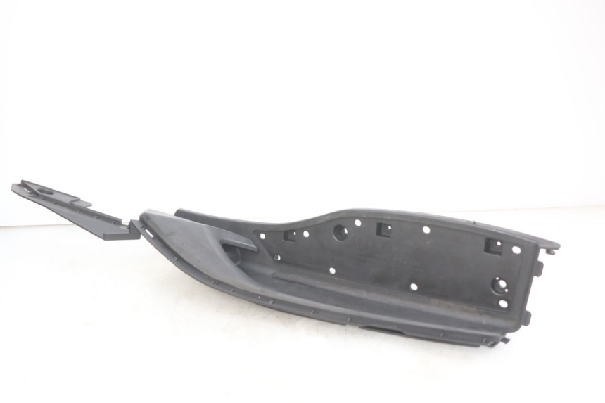 photo de PEDANA SINISTRA KYMCO DOWNTOWN ABS 125 (2015 - 2017) - Dettagli dei punti di fissaggio