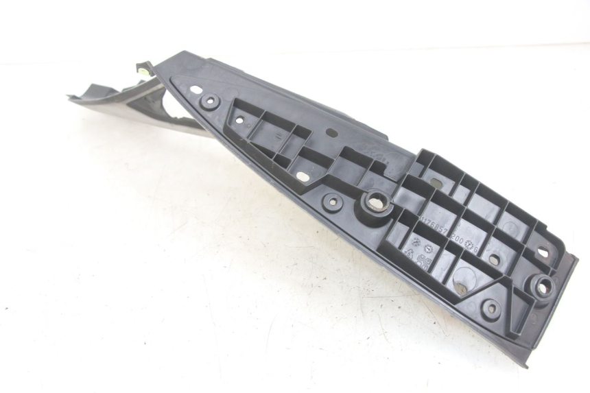 photo de CARENA PEDANA SINISTRA PEUGEOT GEOPOLIS RS 125 (2007 - 2009) - Zoom sullo stato d'uso