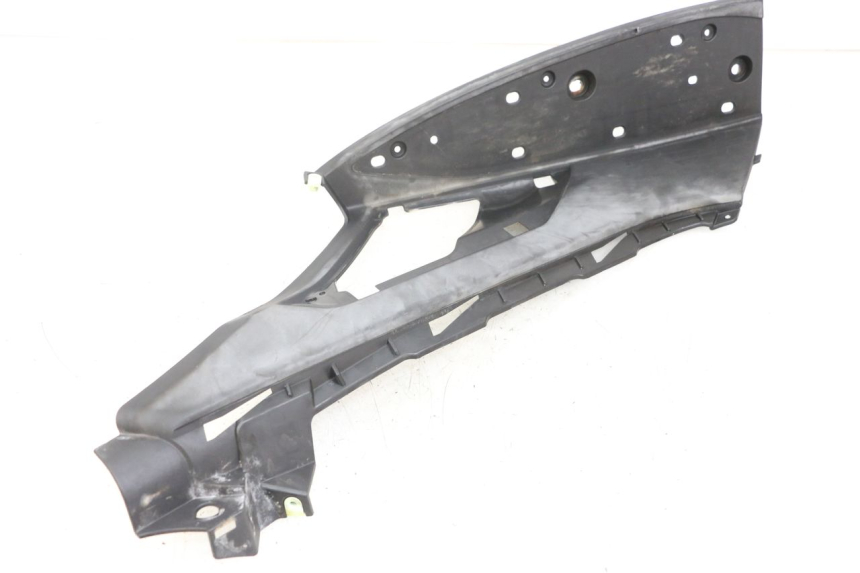 photo de CARENA PEDANA SINISTRA PEUGEOT GEOPOLIS RS 125 (2007 - 2009) - Zoom sullo stato d'uso