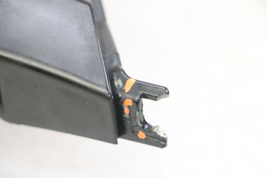 photo de CARENA PEDANA SINISTRA PIAGGIO IE MP3 YOURBAN 300 (2011 - 2016) - Zoom sui componenti