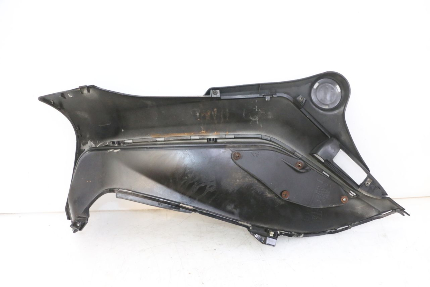 photo de CARENA PEDANA SINISTRA PIAGGIO IE MP3 YOURBAN 300 (2011 - 2016) - Primo piano tecnico