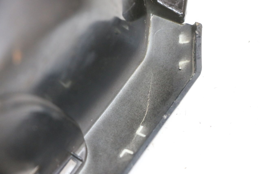 photo de CARENA PEDANA SINISTRA PIAGGIO IE MP3 YOURBAN 300 (2011 - 2016) - Stato della superficie e materiale