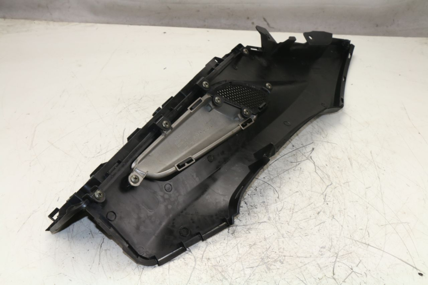 photo de Pedana sinistra KYMCO K-XCT 125 (2013 - 2017) - Zoom sullo stato d'uso