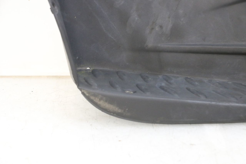 photo de CARENA PEDANA SINISTRA RENAULT KOURANOS 125 (2001 - 2004) - Primo piano tecnico