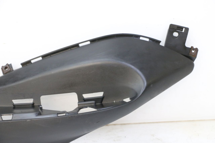 photo de CARENA PEDANA SINISTRA MBK OVETTO ONE 2T 50 (2013 - 2017) - Caratteristiche distintive