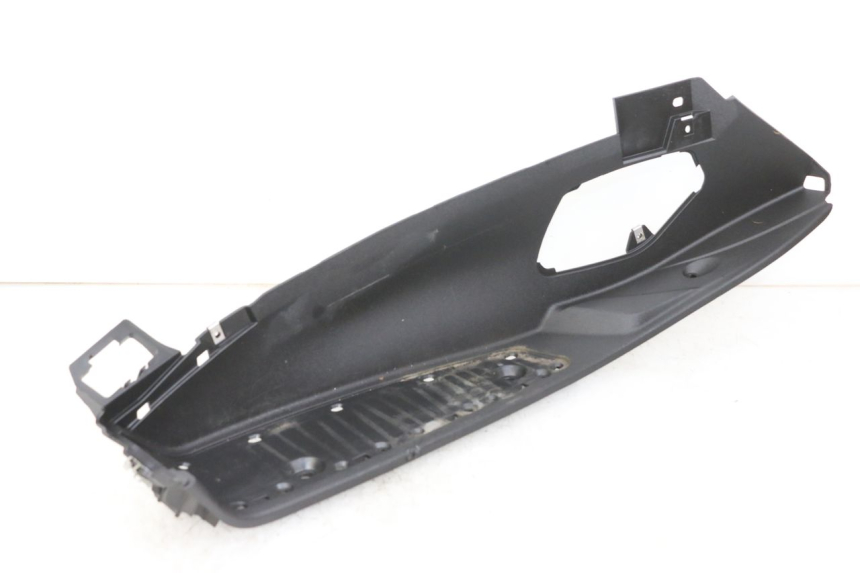 photo de CARENA PEDANA SINISTRA PIAGGIO MP3 HPE 350 (2018 - 2020) - Primo piano tecnico