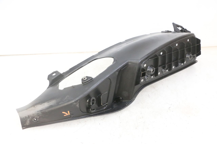 photo de CARENA PEDANA SINISTRA PIAGGIO MP3 LT 300 (2010 - 2016) - Zoom sullo stato d'uso