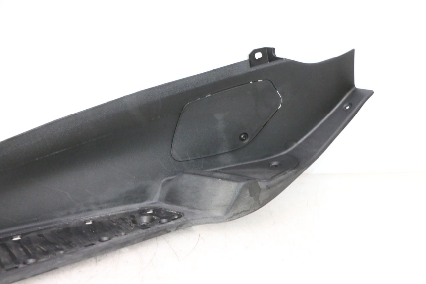 photo de PEDANA SINISTRA PIAGGIO MP3 LT 300 (2010 - 2016) - Dettagli dei punti di fissaggio