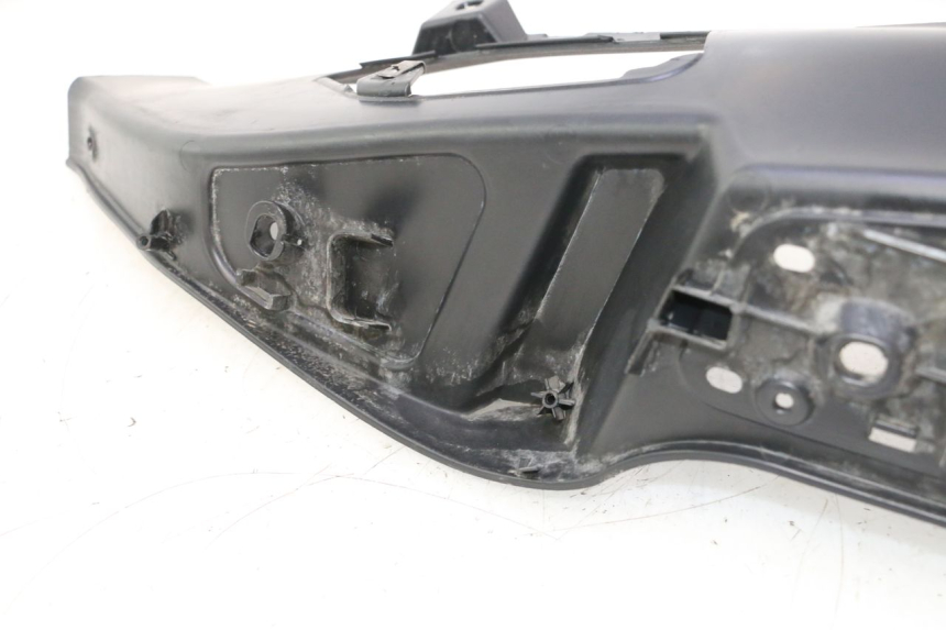 photo de Pedana sinistra PIAGGIO MP3 LT 400 (2007 - 2012) - Zoom sullo stato d'uso