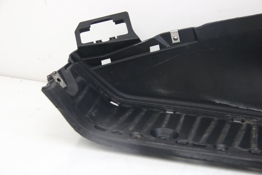 photo de MARCHE PIED SINISTRO PIAGGIO MP3 125 (2006 - 2014) - Altra angolazione