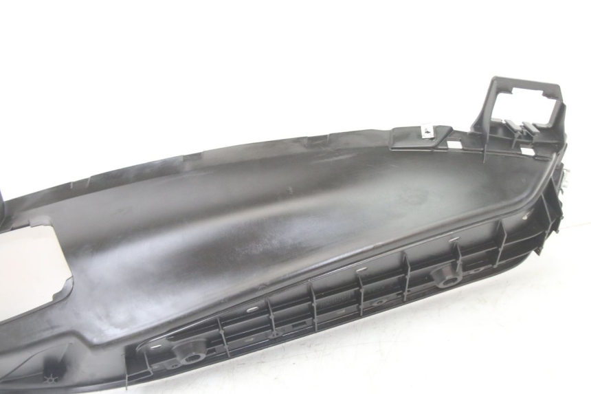 photo de PEDANA SINISTRA PIAGGIO MP3 500 (2014 - 2017) - Dettagli dei punti di fissaggio