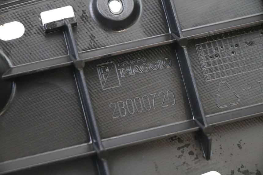 photo de PEDANA SINISTRA PIAGGIO MP3 500 (2014 - 2017) - Ricambio usato controllato