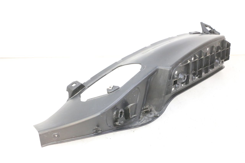 photo de CARENA PEDANA SINISTRA PIAGGIO MP3 RL 250 (2006 - 2010) - Zoom sullo stato d'uso