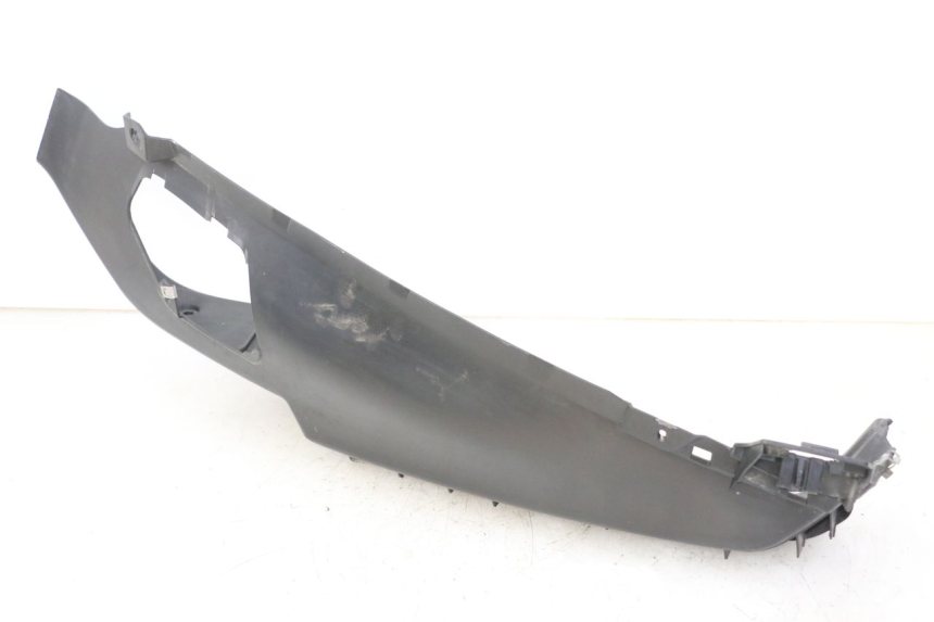 photo de CARENA PEDANA SINISTRA PIAGGIO MP3 RL 250 (2006 - 2010) - Primo piano tecnico