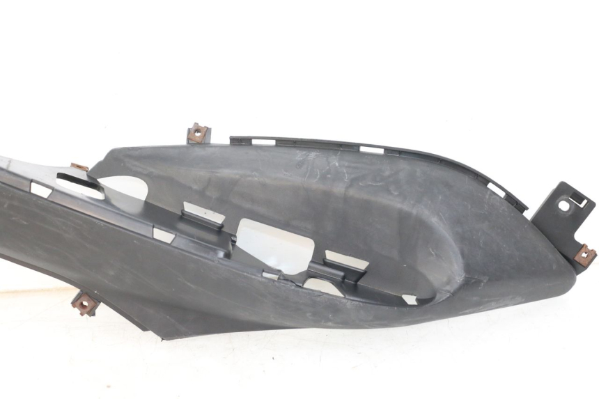 photo de CARENA PEDANA SINISTRA MBK OVETTO ONE 2T 50 (2013 - 2017) - Marcature e riferimenti originali