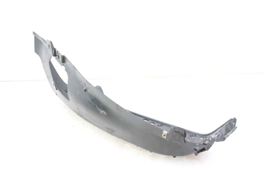 photo de MARCHE PIED SINISTRO PIAGGIO X8 125 (2004 - 2007) - Stato della superficie e materiale