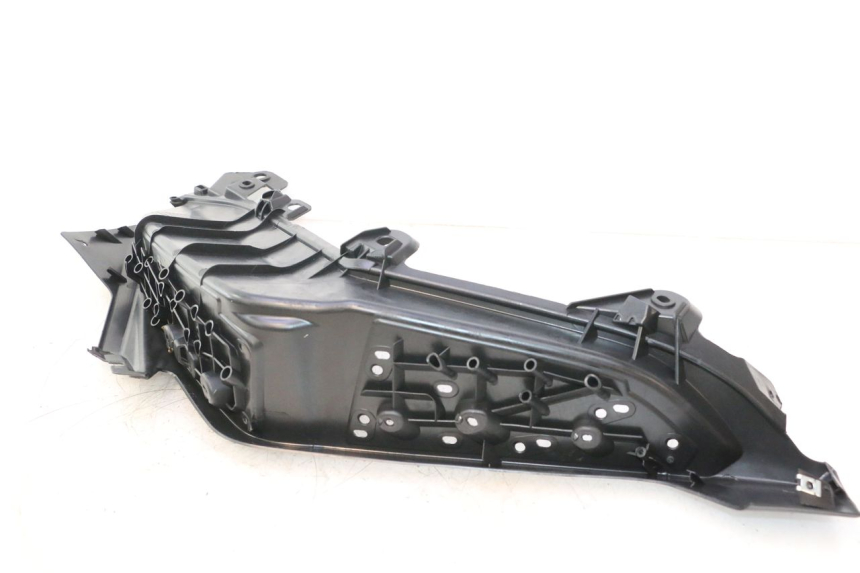 photo de CARENA PEDANA SINISTRA JM MOTORS R-MAX TECH 50 (2024 - 2026) - Dettagli dei punti di fissaggio