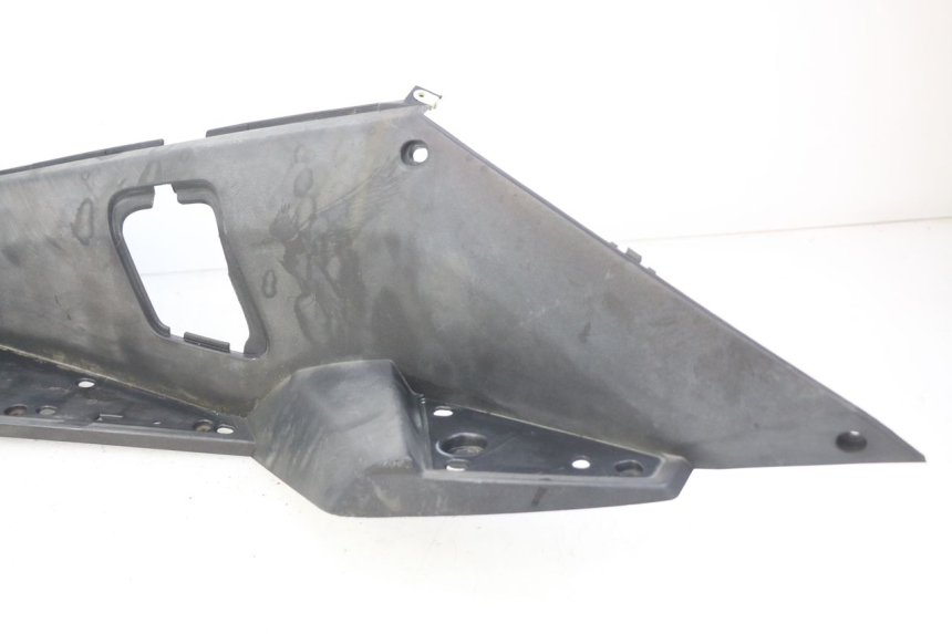 photo de PEDANA SINISTRA PEUGEOT SATELIS COMPRESSOR K15 125 (2006 - 2009) - Stato della superficie e materiale