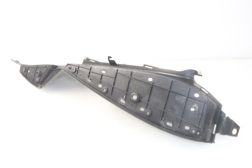 photo de PEDANA SINISTRA PEUGEOT SATELIS 125 (2006 - 2009) - Zoom sullo stato d'uso