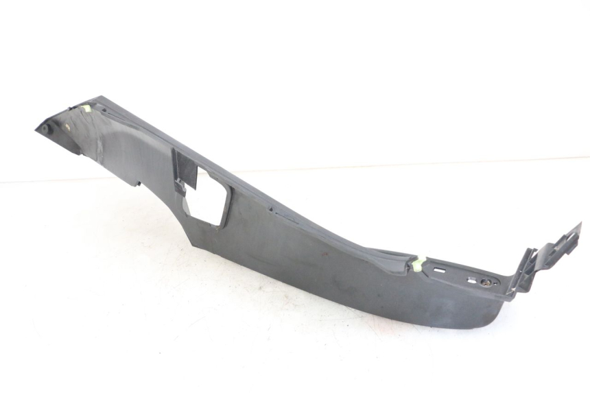 photo de PEDANA SINISTRA PEUGEOT SATELIS 125 (2006 - 2009) - Primo piano tecnico