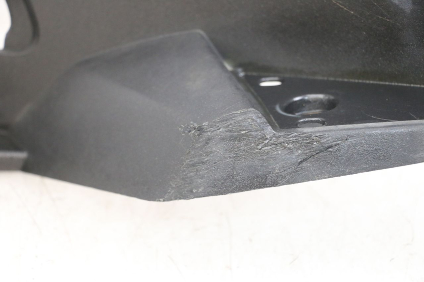 photo de PEDANA SINISTRA PEUGEOT SATELIS 125 (2006 - 2009) - Stato della superficie e materiale