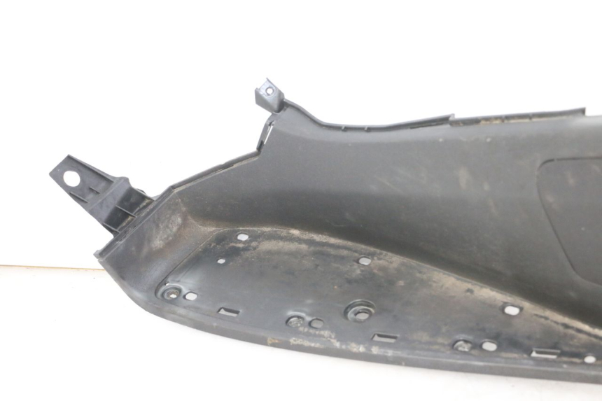 photo de CARENA PEDANA SINISTRA PEUGEOT SATELIS 125 (2013 - 2018) - Zoom sui componenti