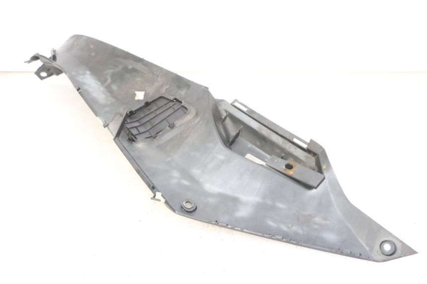 photo de CARENA PEDANA SINISTRA PEUGEOT SATELIS 125 (2013 - 2018) - Zoom sullo stato d'uso