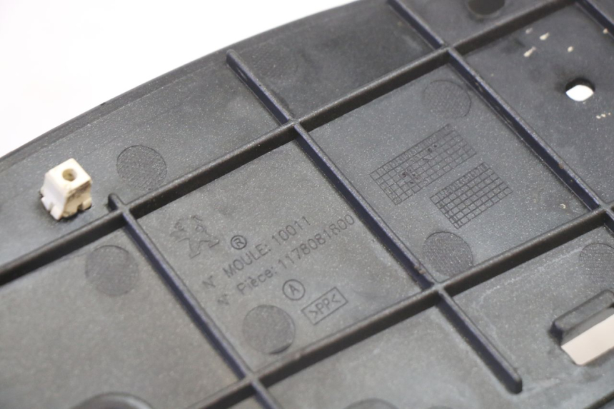 photo de CARENA PEDANA SINISTRA PEUGEOT SATELIS 125 (2013 - 2018) - Altra vista dell'articolo