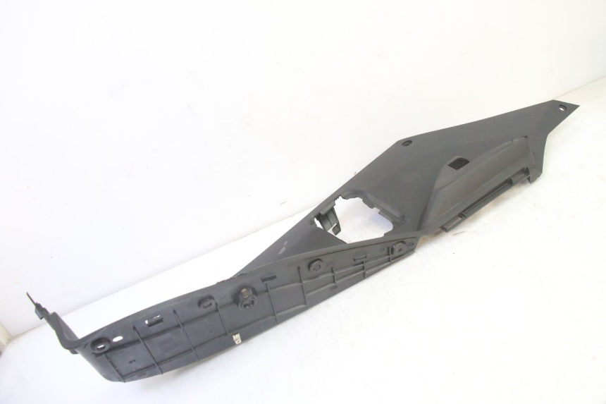 photo de CARENA PEDANA SINISTRA PEUGEOT SATELIS 125 (2013 - 2018) - Vista d'insieme del prodotto