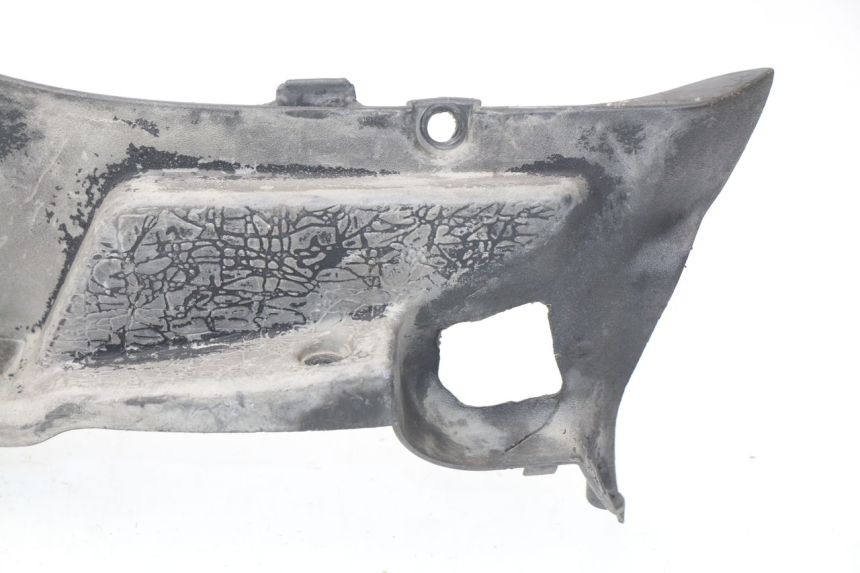 photo de Pedana sinistra APRILIA SCARABEO GT 125 (1999 - 2007) - Stato della superficie e materiale