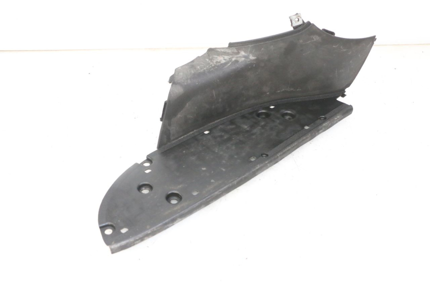 photo de CARENA PEDANA SINISTRA APRILIA SCARABEO GT TOURING 125 (1999 - 2005) - Dettagli dei punti di fissaggio