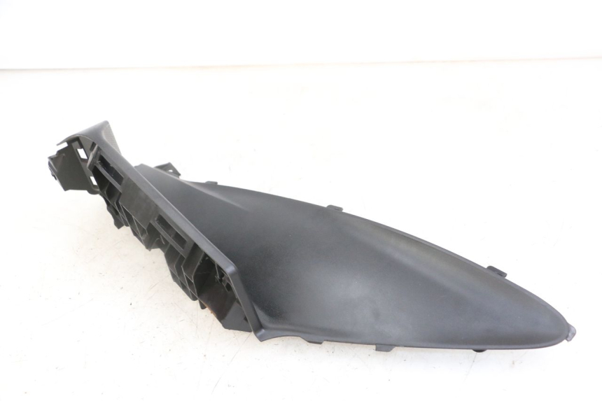 photo de CARENA PEDANA SINISTRA SUZUKI BURGMAN 125 (2018 - 2021) - Primo piano tecnico