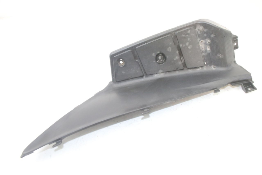 photo de CARENA PEDANA SINISTRA SUZUKI BURGMAN 125 (2015 - 2017) - Primo piano tecnico